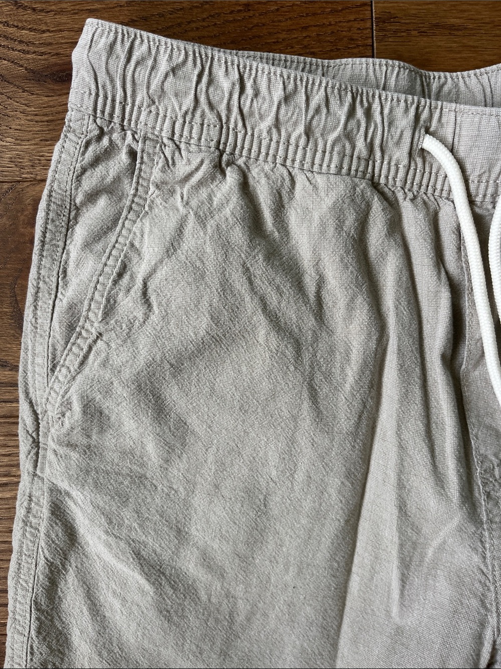 H&M Men's Drawstring Shorts. - Picture 3 of 5